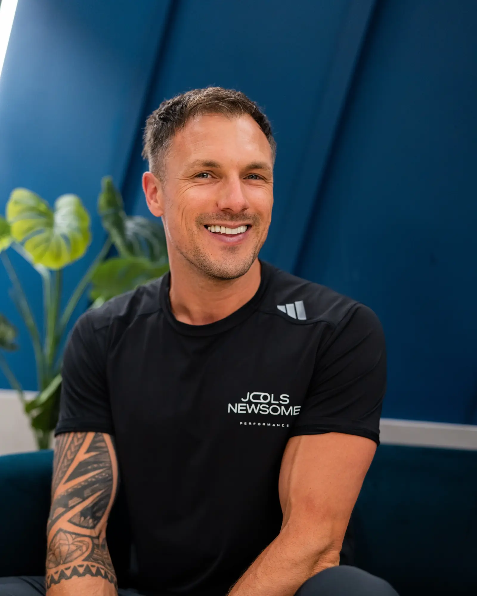 Jools Newsome, physique and mindset coach, coaching clients online from London.